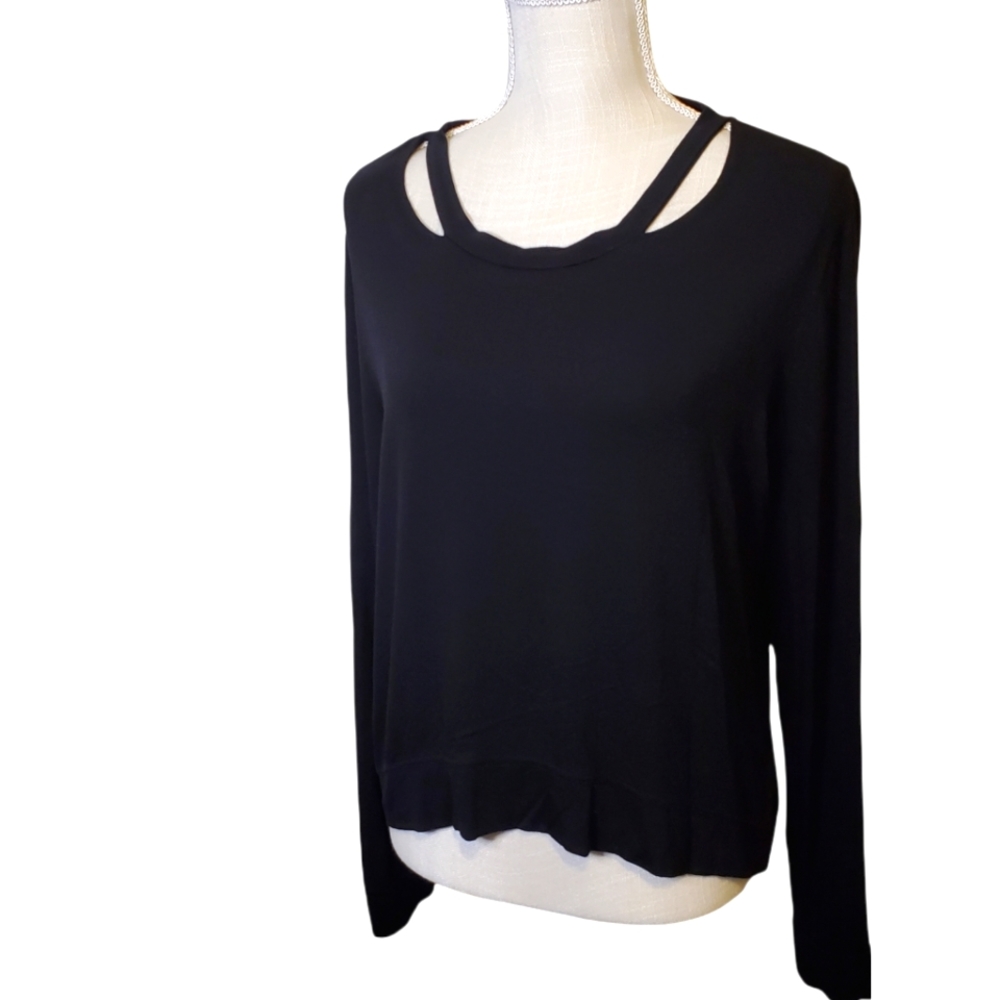 LIME & VINE | Women's black cutout collar, long-sleeve shirt. Size medium.